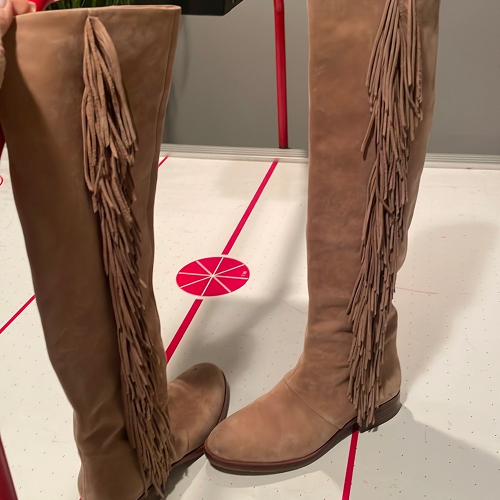 Women’s flat suede fringe boots, size 6